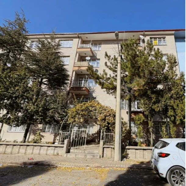 DUMLUPINAR MAH'DE 3+1 135 M2 SATILIK DAİRE