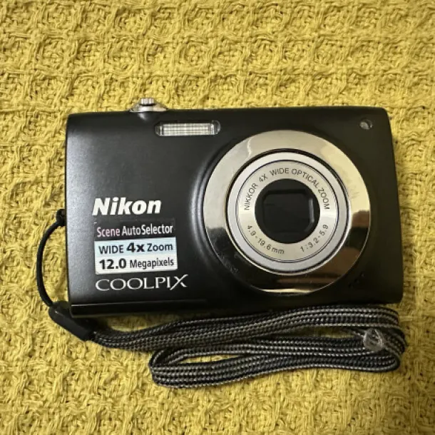 Nikon 12 megapixels fotoğraf makine