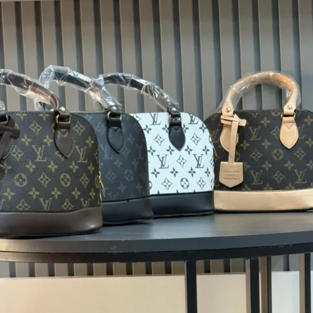 Lois Vuitton Kadın Çantası