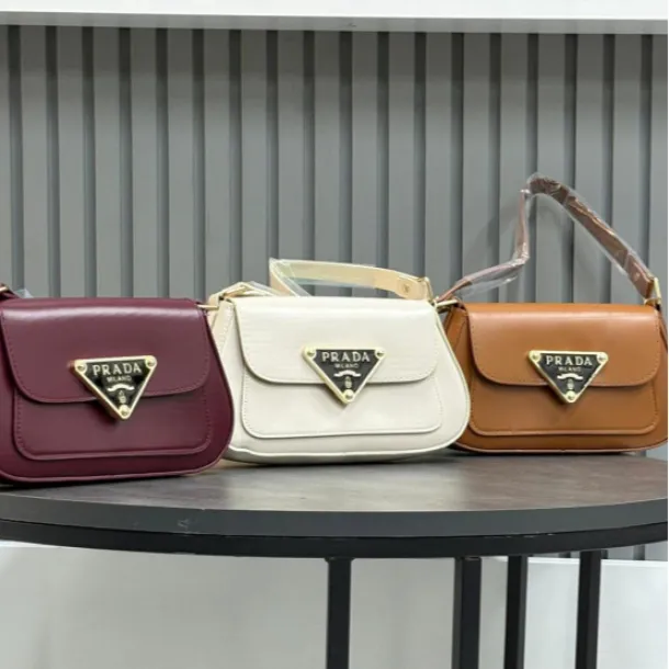 Prada Kadın Çantası